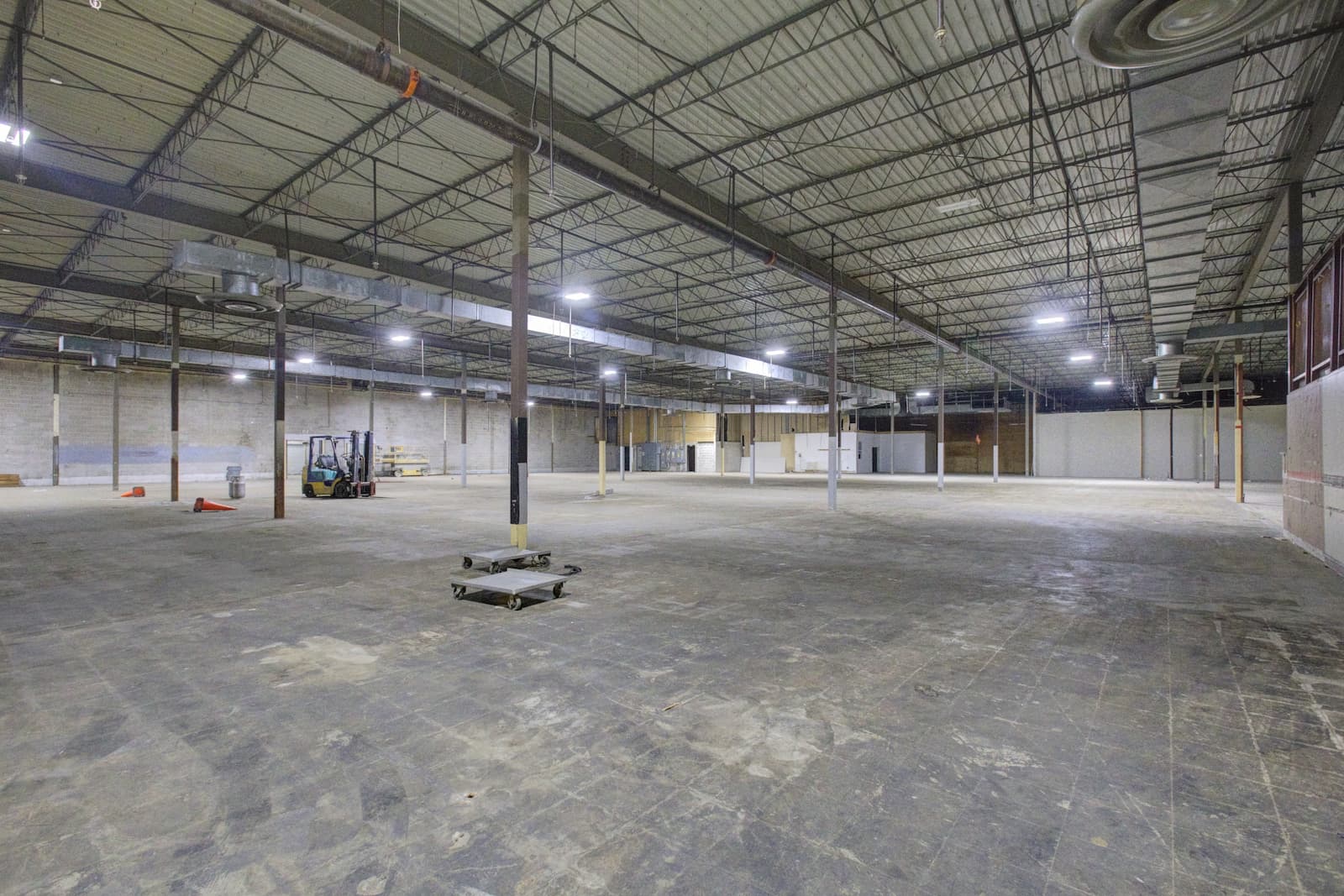 5401 Collinsville Rd, Illinois Warehouse Interior