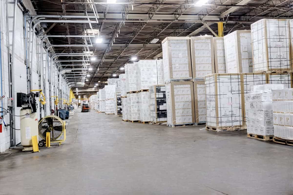 6301 N Broadway, St Louis MO Warehouse Docking Station