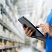 Employee-working-on-warehouse-managment-software