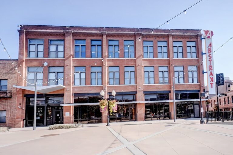 800 Lumiere Place, St Louis, MO 63102
